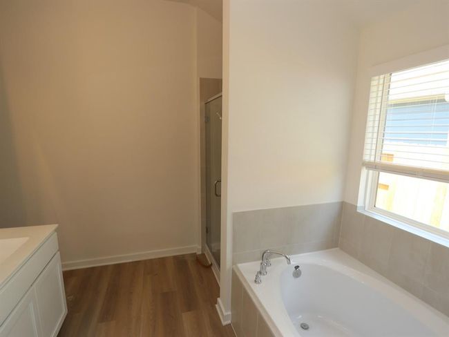 31911 Splendor Dr, House other with 4 bedrooms, 2 bathrooms and 2 parking in Fulshear TX | Image 4