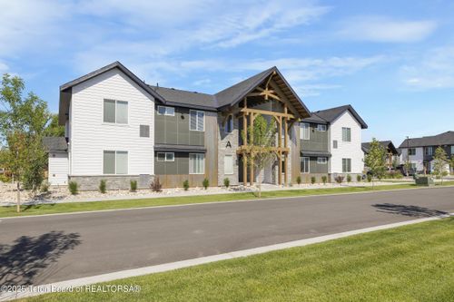b102-525 N 1st St, Driggs, ID, 83422-5079 | Card Image