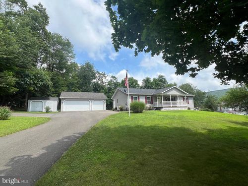104 N Grant St, WILLIAMSTOWN, PA, 17098-1338 | Card Image