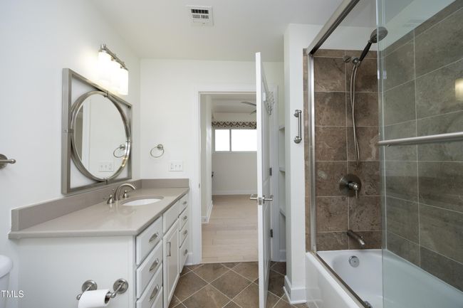 39PrimaryBath | Image 36