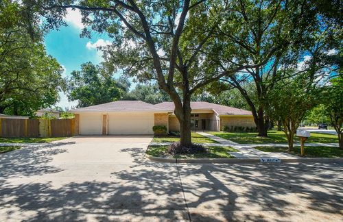 16117 De Lozier St, Jersey Village, TX, 77040-2047 | Card Image