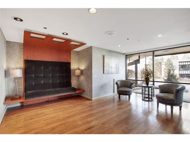 Lobby | Image 21