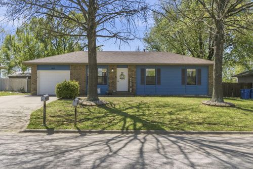 802 E Dyann Dr, Nixa, MO, 65714-9323 | Card Image