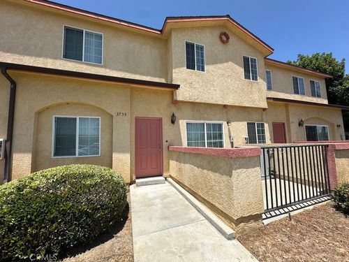 3755 E 52nd St, Maywood, CA, 90270-2103 | Card Image