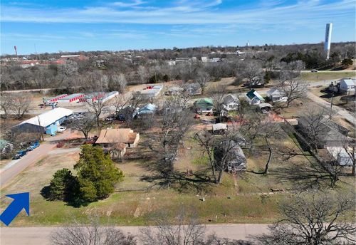 115 W 3rd Street, Chandler, OK, 74834 | Card Image