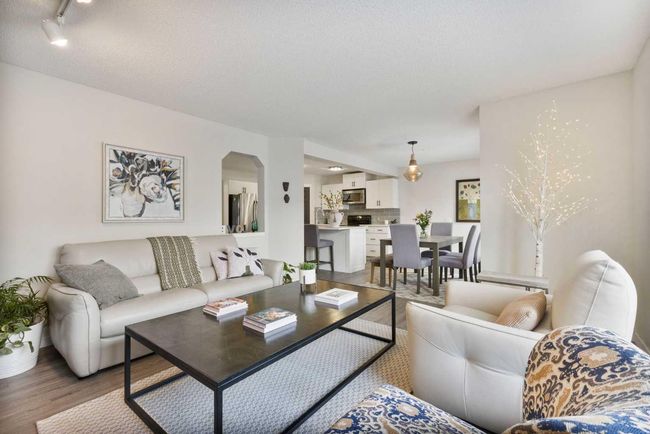 18 Mt Selkirk Place Se, House other with 5 bedrooms, 3 bathrooms and 4 parking in Calgary AB | Image 14
