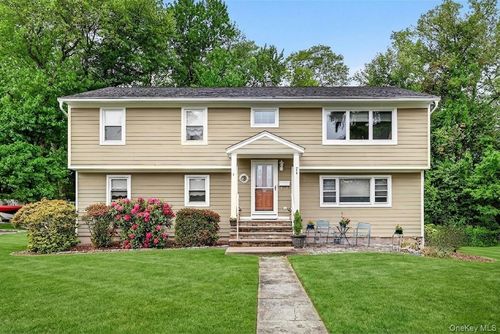 7 Windsor Brook Lane, Orangetown, NY, 10983 | Card Image