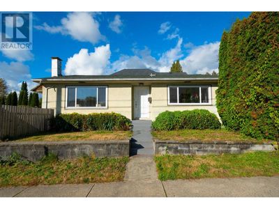 356 23rd St W, House other with 3 bedrooms, 2 bathrooms and 3 parking in North Vancouver BC | Image 1