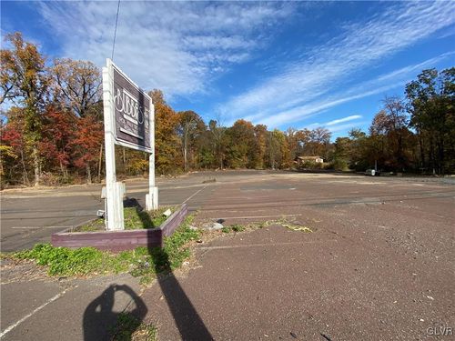 1485 N West End Blvd, Quakertown, PA, 18951-4127 | Card Image