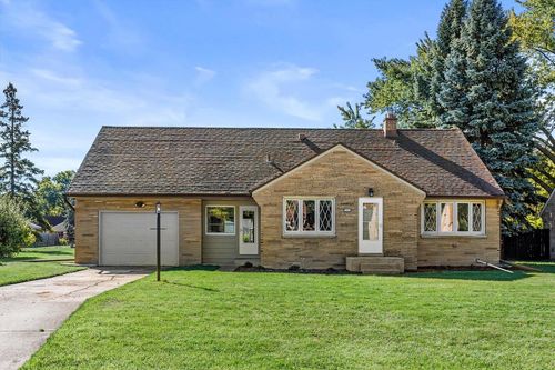 7921 W Whitaker Avenue, Greenfield, WI, 53220 | Card Image
