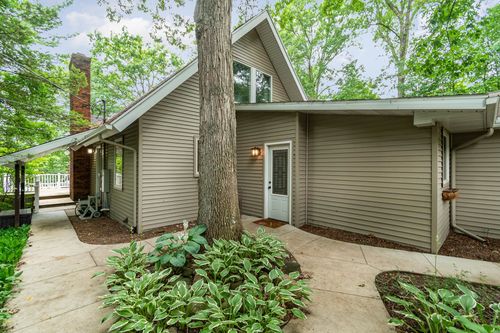 7670 Five Lakes Dr, Farwell, MI, 48622-9417 | Card Image