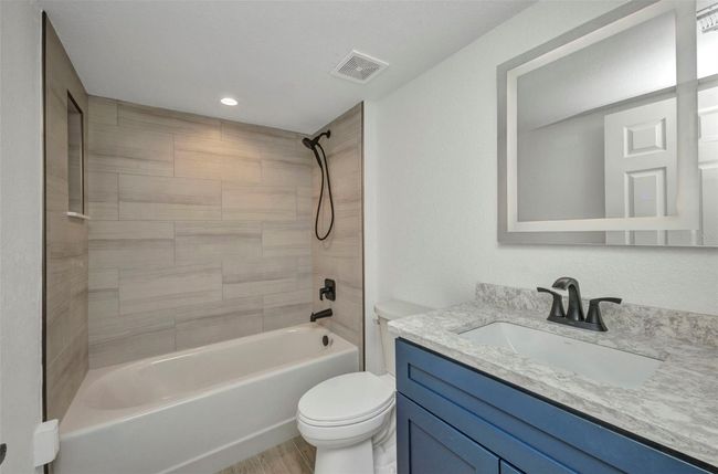 Bathroom 2 | Image 24