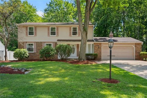 1370 Bittersweet Dr Ne, Warren, OH, 44484-1738 | Card Image