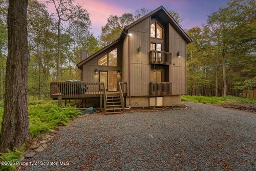 66 Mildred Dr, Gouldsboro, PA, 18424-8980 | Card Image