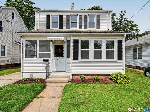 33 Maple St, West Haven, CT, 06516-3827 | Card Image