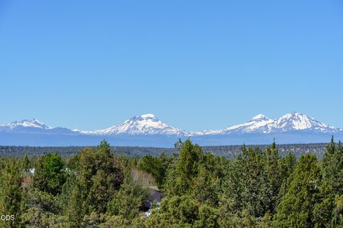 4855 Nw 57th St, Redmond, OR, 97756-3020 | Card Image