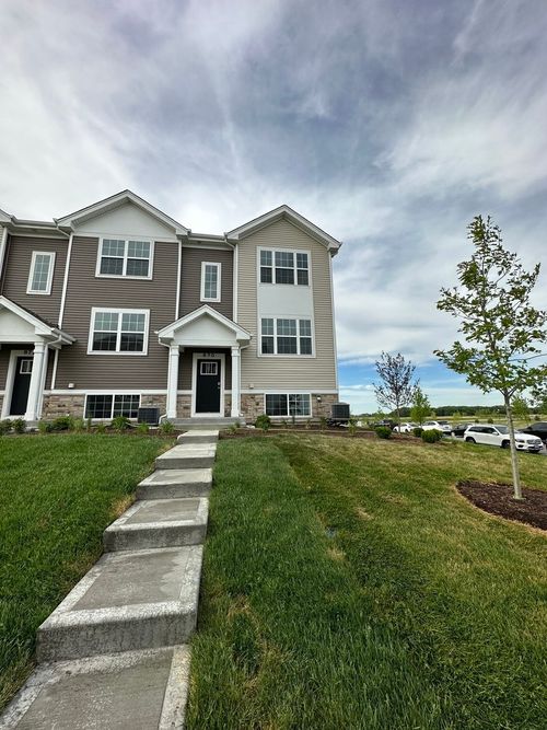 880 Briar Glen Court, Hampshire, IL, 60140 | Card Image