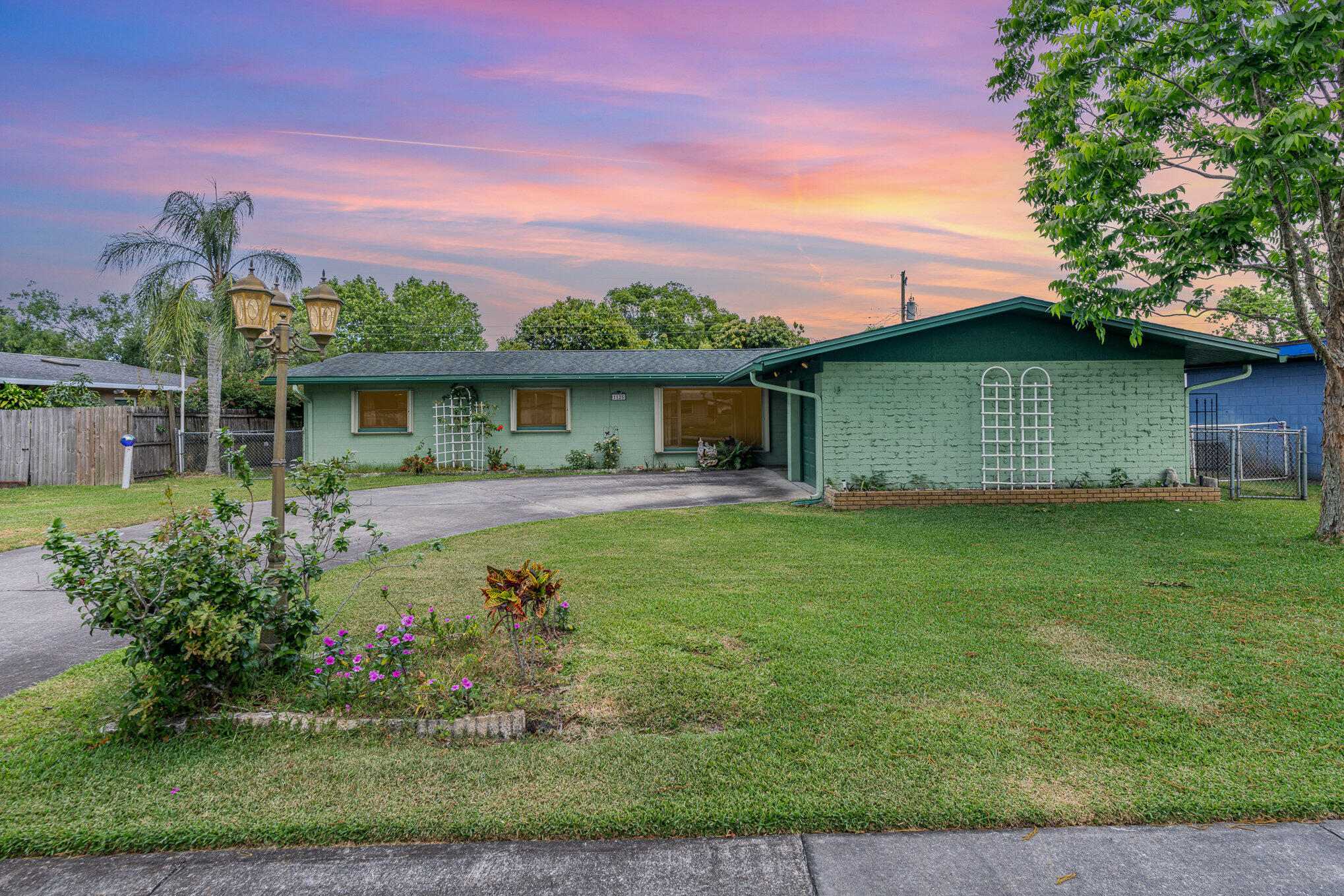 Linda Ave, Titusville, FL 32780