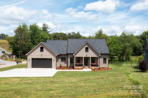 9 Robey Dr, Fletcher, NC, 28732-7442 | Card Image