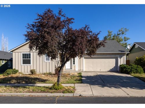 3425 Sw Juniper Ave, Redmond, OR, 97756-7679 | Card Image