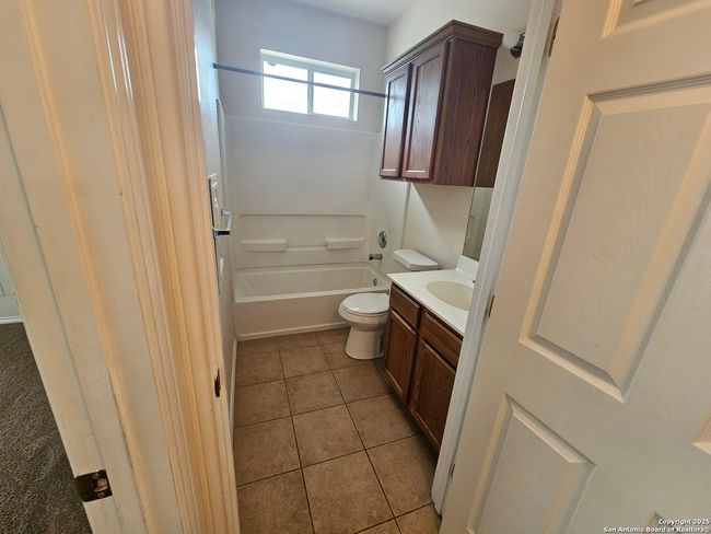 Hall Bath #2 | Image 13