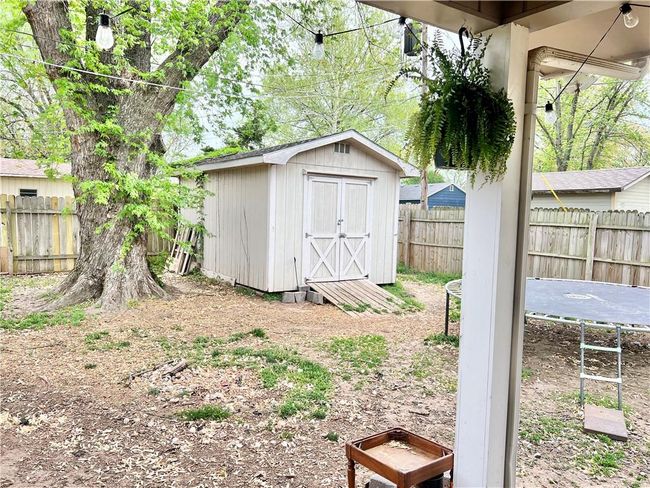 1916 N 8 Th St, House other with 3 bedrooms, 1 bathrooms and null parking in Independence KS | Image 6