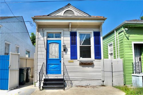 732 Pleasant St, New Orleans, LA, 70115-1120 | Card Image