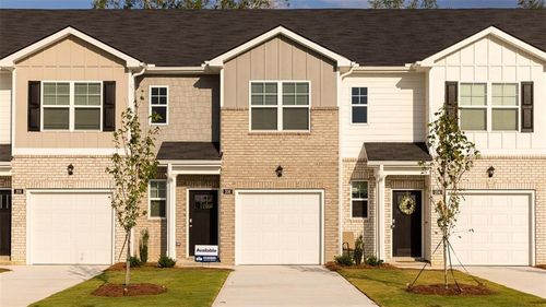 218 Kenmore Cir, Perry, GA, 31069-8001 | Card Image