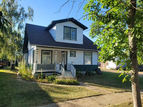 100 Redan St, Veteran, AB, T0C2S0 | Card Image