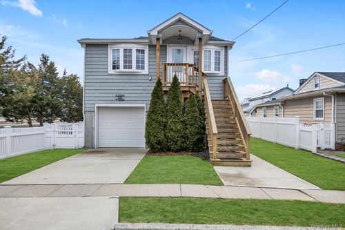 10 Fulton Ave, Hempstead, NY, 11550-3633 | Card Image