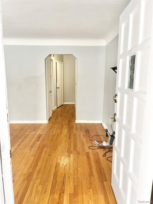 547 Moran Ave, Lincoln Park, MI, 48146-4336 | Card Image