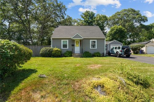 40 Queen St, North Kingstown, RI, 02852-4753 | Card Image
