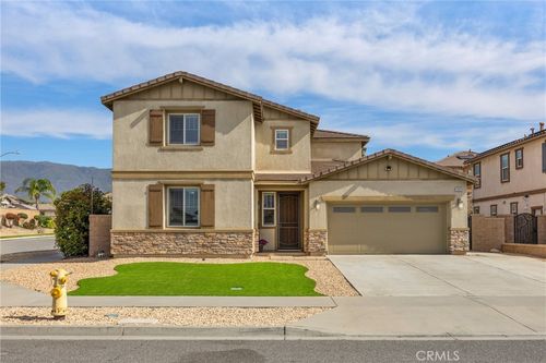 15996 Cascade, Fontana, CA, 92336 | Card Image