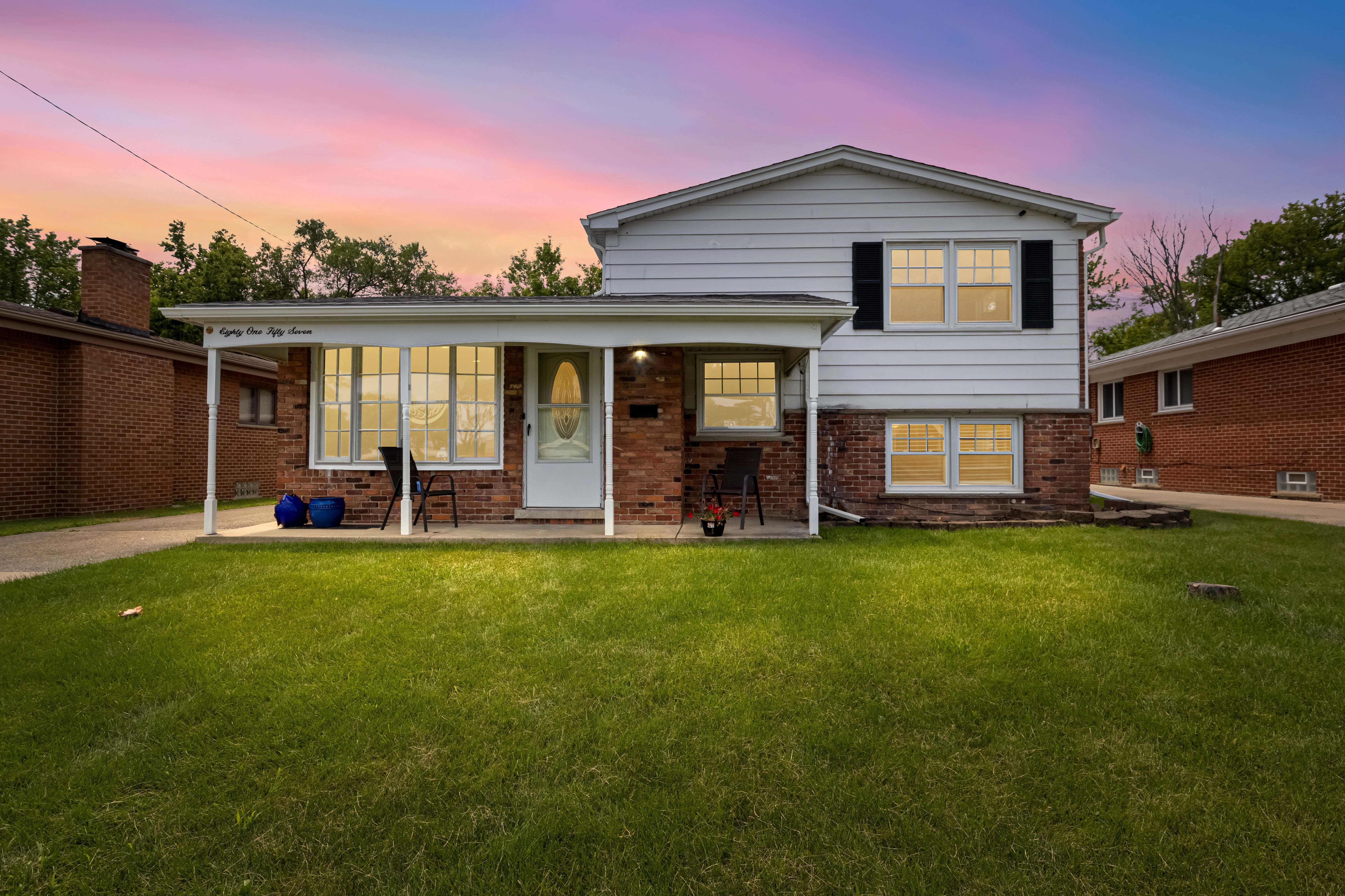 Kinmore St, Dearborn Heights, MI 48127