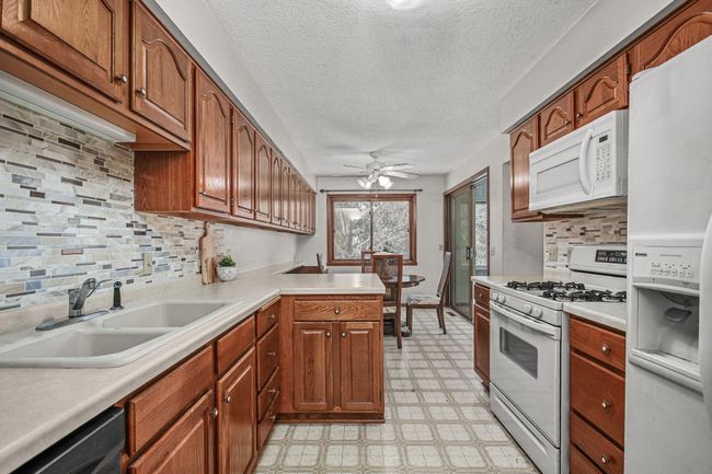 3594 Gershwin Ln N, Townhouse with 3 bedrooms, 3 bathrooms and null parking in Oakdale MN | Image 9