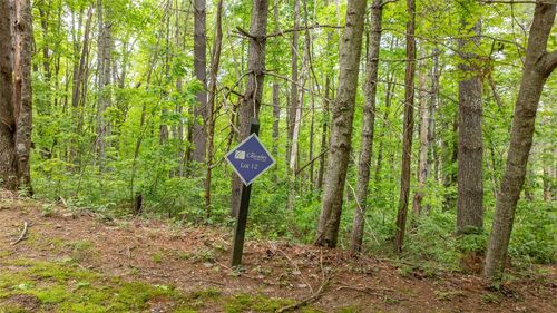 522 Receptive Dr, Glenville, NC, 28736-4500 | Card Image