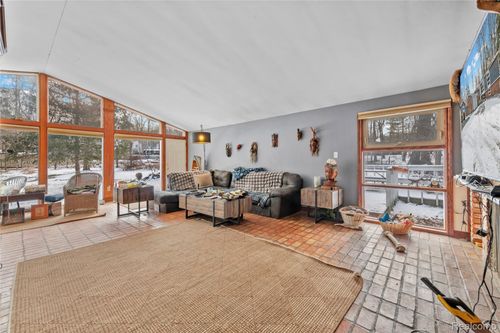 32998 Biddestone Lane, Farmington Hills, MI, 48334 | Card Image