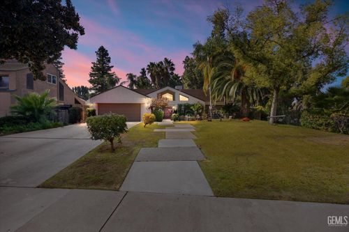 2601 Manitou Way, Bakersfield, CA, 93309-4284 | Card Image