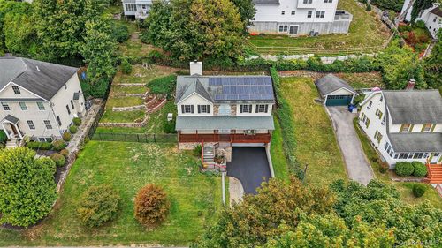 76 Sarles Ln, Pleasantville, NY, 10570-1920 | Card Image