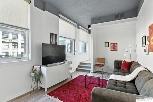 apt-401-300 S 16th St, Omaha, NE, 68102-2218 | Card Image