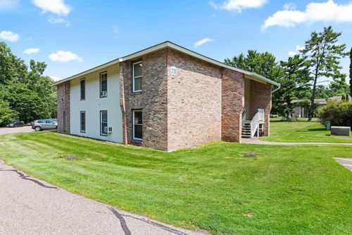 apt-101-230 Ledgewood Cir, Burlington, VT, 05401-5975 | Card Image