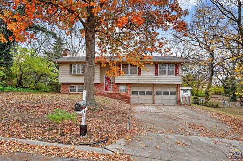 1021 Holiday Dr, Lawrence, KS, 66049-3008 | Card Image