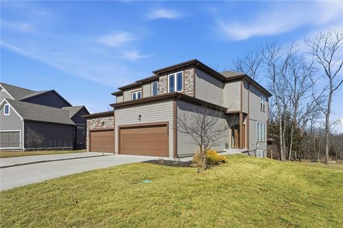 22402 W 76th St, Shawnee, KS, 66227-2141 | Card Image