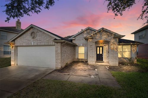 2719 Riverhollow Ln, Sugar Land, TX, 77479-8857 | Card Image