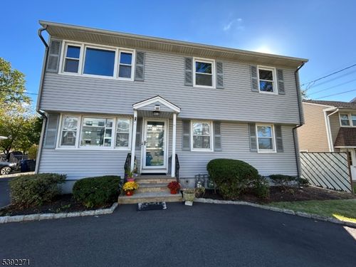 85 Valley Rd, Clark, NJ, 07066-1811 | Card Image