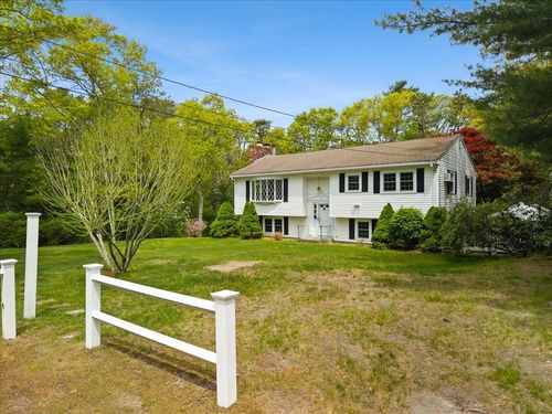 391 Scenic Hwy, Bourne, MA, 02532-5626 | Card Image