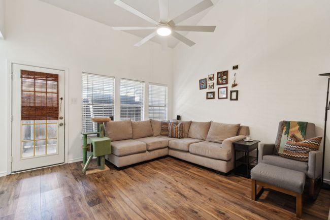 724 Creekwood Ct, Townhouse with 2 bedrooms, 2 bathrooms and null parking in Lewisville TX | Image 5