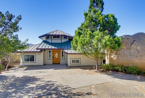 16118 Green Valley Truck Trl, Ramona, CA, 92065-5616 | Card Image