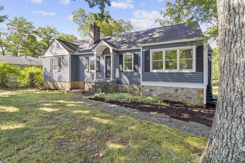 905 Ridgeway Ave, Signal Mountain, TN, 37377-3056 | Card Image