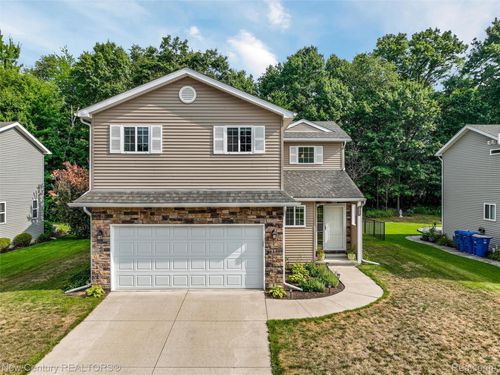 6496 Skylar Ln, Waterford, MI, 48327-3531 | Card Image